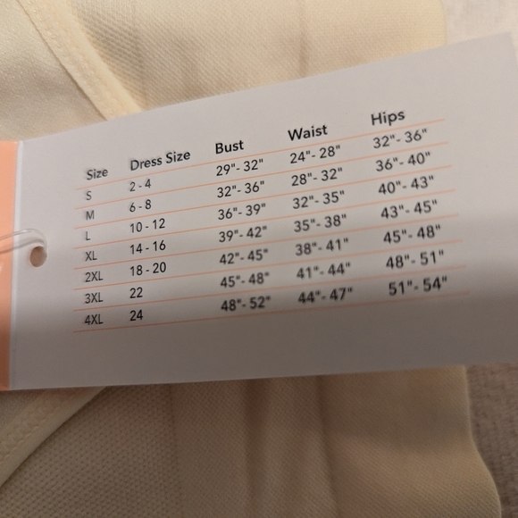 Shapermint Essentials All Day Every Day day Scoop Neck Cami - Picture 7 of 7